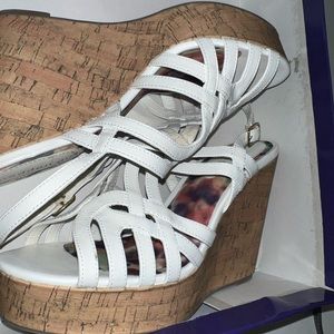 White madden girl wedges